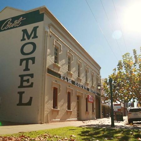 Elm Court Motel Олбери Экстерьер фото
