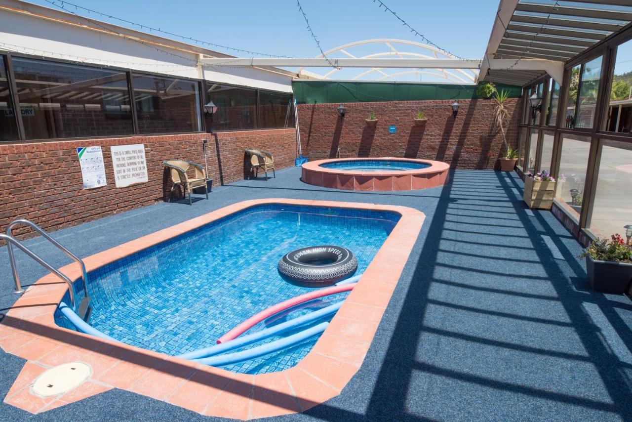 Elm Court Motel Олбери Экстерьер фото