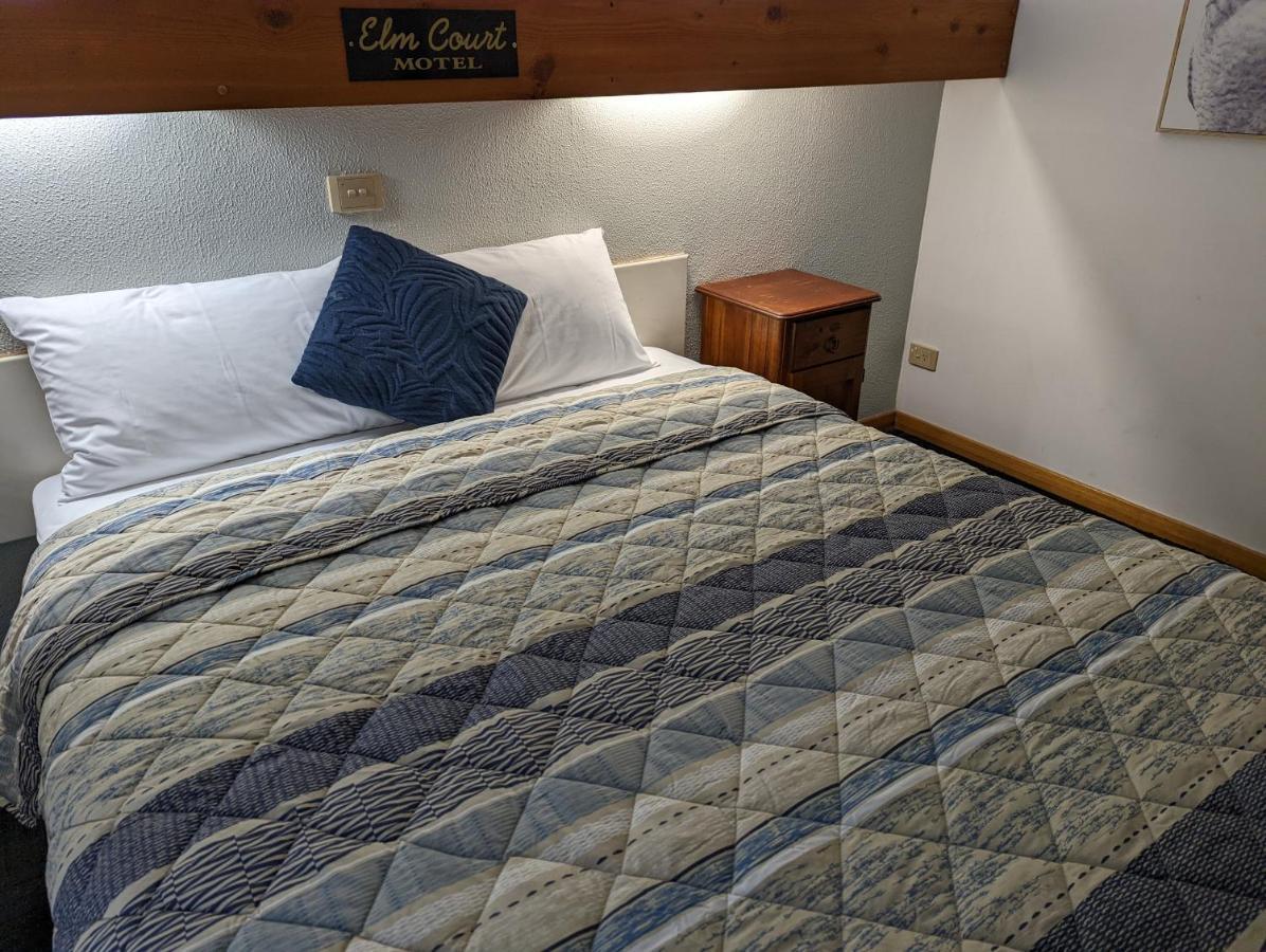 Elm Court Motel Олбери Экстерьер фото